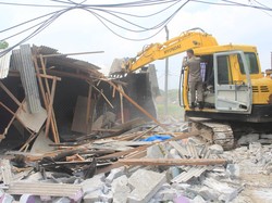 Pemkot Serang Bongkar 2 Bangunan Tempat Hiburan Malam