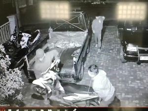 Viral Aksi Kawanan Maling Curi Motor Pakai Pikap di Garut Viral Aksi Kawanan Maling Curi Motor Pakai Pikap di Garut