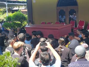 Suasana Terkini Rumah Duka Eks Bupati Banjarnegara Budhi Sarwono Suasana Terkini Rumah Duka Eks Bupati Banjarnegara Budhi Sarwono