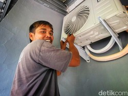 Kisah Sakiri Tukang Servis AC, Cuan dari Panasnya Suhu Palabuhanratu