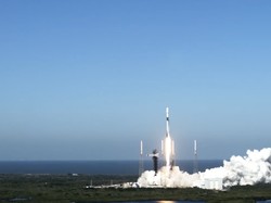 Detik-detik Peluncuran Satelit Merah Putih 2, Pakai Roket dari SpaceX