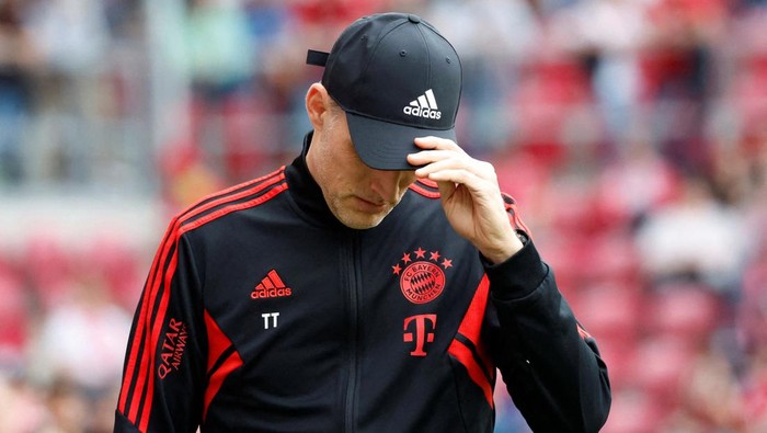 FILE PHOTO: Soccer Football - Bundesliga - 1. FSV Mainz 05 v Bayern Munich - MEWA Arena, Mainz, Germany - April 22, 2023  Bayern Munich coach Thomas Tuchel before the match REUTERS/Heiko Becker DFL REGULATIONS PROHIBIT ANY USE OF PHOTOGRAPHS AS IMAGE SEQUENCES AND/OR QUASI-VIDEO./File Photo