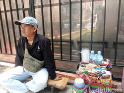 Agus Penjual Starling Berjualan demi Rumah Kontrakan Impian