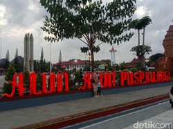 Wajah Baru Alun-alun Indramayu yang Kini Bernama Puspawangi