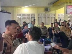 Heboh Anggota DPRD Terlihat Cekcok Saat Hitung Surat Suara di Medan