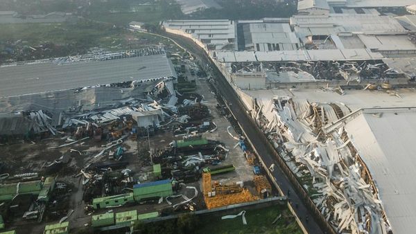 Angin Puting Beliung Sapu Sumedang, Begini Kerusakannya