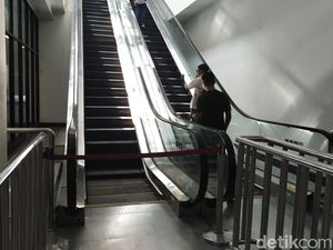 Bikin Orang Panik Berjatuhan, Eskalator Stasiun Manggarai Kini Ditutup Bikin Orang Panik Berjatuhan, Eskalator Stasiun Manggarai Kini Ditutup