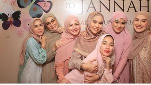 8 Foto Artis Ikut Kajian Sisterhood to Jannah, Titi Kamal Tampil Berhijab