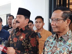 Temui Mahfud Usai Jadi Menko Polhukam, Hadi Tahjanto Dapat Pesan Khusus