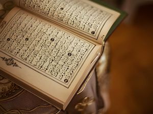 10 Fakta Menakjubkan tentang Al-Quran yang Bisa Menambah Ilmu 10 Fakta Menakjubkan tentang Al-Quran yang Bisa Menambah Ilmu