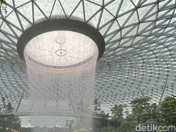 Intip Megah dan Menakjubkannya Bandara Changi