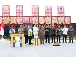 Jokowi Resmikan Pengolahan Limbah di Makassar, Didampingi Menteri Basuki-Erick