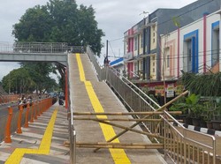 Pemkot Depok Tutup Sementara JPO SeCAWAN Usai Dipakai Bocah untuk Perosotan