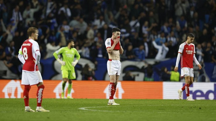 Soccer Football - Champions League - Round of 16 - First Leg - FC Porto v Arsenal - Estadio do Dragao, Porto, Portugal - February 21, 2024 Arsenals Declan Rice reacts after FC Portos Galeno scored their first goal Action Images via Reuters/Peter Cziborra