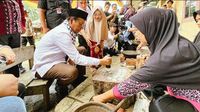 Momen Mahfud MD Makan Bareng Warga hingga Bertemu Pelaku UMKM