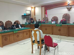 Jaksa Bantah Dakwaan Eks Rektor Unud Antara Asal-asalan Jaksa Bantah Dakwaan Eks Rektor Unud Antara Asal-asalan