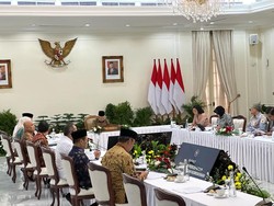 Maruf Amin Pimpin Rapat Penanggulangan Kemiskinan, Risma-Sri Mulyani Hadir