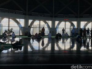 Menikmati Keindahan Masjid Tertinggi di Jakarta Menikmati Keindahan Masjid Tertinggi di Jakarta
