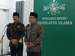 Menko Polhukam Hadi Tjahjanto Ajak PBNU Jaga Kondusivitas Usai Pemilu 2024 Menko Polhukam Hadi Tjahjanto Ajak PBNU Jaga Kondusivitas Usai Pemilu 2024