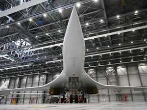 Pertama Kali, Ukraina Tembak Jatuh Pesawat Pembom Rusia