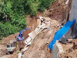 Proyek Senderan Pura Lempuyang Jebol, 1 Pekerja Tertimpa hingga Patah Tulang
