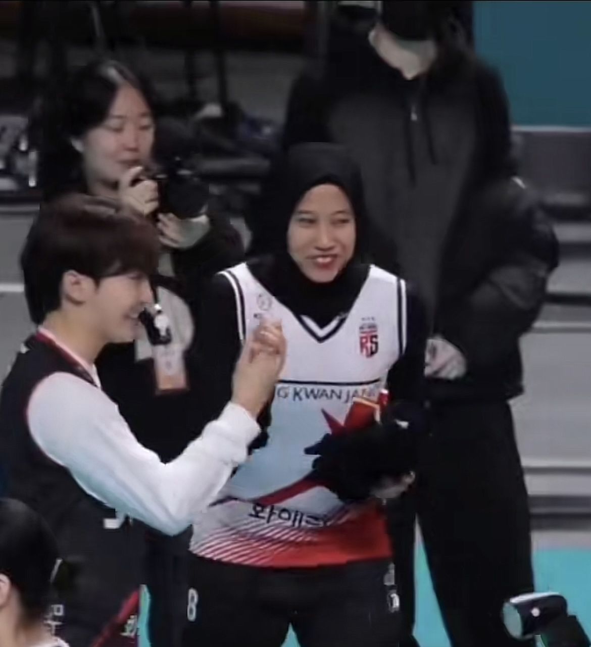 Sengkwan SEVENTEEN dan Megawati Hengastri
