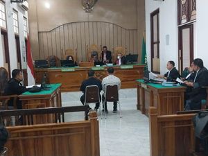 Sidang Tuntutan Anggota Bawaslu Medan Di-OTT Polda Sumut Ditunda Sidang Tuntutan Anggota Bawaslu Medan Di-OTT Polda Sumut Ditunda