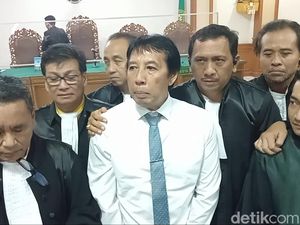 Kasus Korupsi SPI, Eks Rektor Unud Divonis Bebas! Kasus Korupsi SPI, Eks Rektor Unud Divonis Bebas!