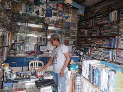 Cerita Joko Widodo, Bertahan Hidup dengan Berjualan Buku di Cirebon