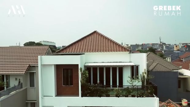 Beda Banget, Ini 7 Penampakan Rumah Abdel dan Temon