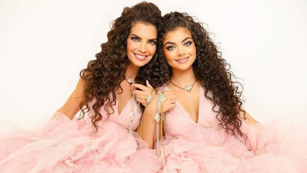 Potret Wanita yang Kembar dengan Ibunya, Mengaku Jadi Sulit Punya Pacar