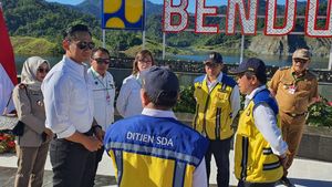 Momen Perdana AHY Turun ke Lapangan Bareng Jokowi & Para Menteri