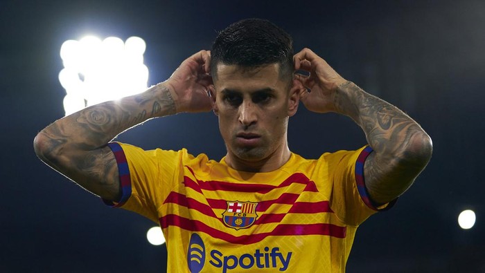 NAPLES, ITALY - FEBRUARY 21: Joao Cancelo of FC Barcelona looks on prior to the UEFA Champions League 2023/24 round of 16 first leg match between SSC Napoli and FC Barcelona at Stadio Diego Armando Maradona on February 21, 2024 in Naples, Italy. (Photo by Pedro Salado/Getty Images)