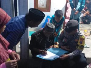 Ibu Muda Pasuruan Tewas Tersambar Petir Saat Main HP di Kamar Ibu Muda Pasuruan Tewas Tersambar Petir Saat Main HP di Kamar