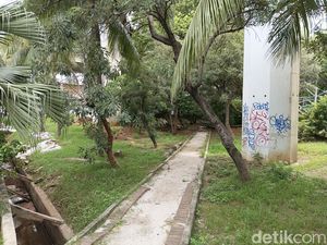 Ini Kolong Tol Ancol Lokasi Tidur Gadis Sumbar yang Dibuang Mami