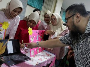 Mahasiswa Ini Bikin Buku Antologi Diganjar Rekor Muri Mahasiswa Ini Bikin Buku Antologi Diganjar Rekor Muri