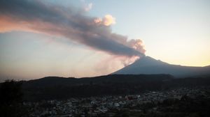Gunung Popocatepetl Meksiko Kembali Muntahkan Abu Vulkanik