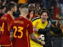 Mile Svilar di Eropa: Dulu Bikin Blunder, Kini Jadi Pahlawan