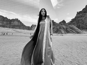 8 Foto Nikita Willy Liburan ke Al Ula Bareng Anak & Suami, Cantik Mempesona