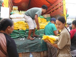 Tekan Harga Beras, Pemkab Banyuwangi Masifkan Operasi Pasar Murah Tekan Harga Beras, Pemkab Banyuwangi Masifkan Operasi Pasar Murah