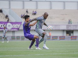 Liga 1: Kecewanya Paul Munster Persebaya Kebobolan Lewat Gol Bunuh Diri