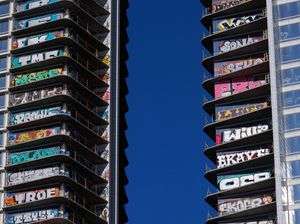 Penampakan Gedung Kosong 27 Lantai di LA Jadi Sasaran Coretan Grafiti