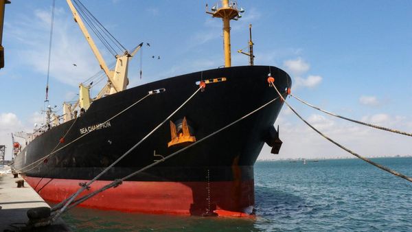Penampakan Kapal Kargo AS Lolos dari Serangan Maut Houthi di Laut Merah