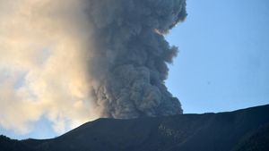 Gunung Marapi Terus Muntahkan Abu Vulkanik