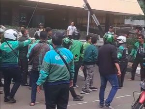 2 Orang Terluka Buntut Keributan Sekuriti LRT Jabodebek Vs Ojol di Kuningan