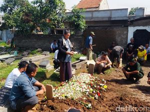 Kelelahan Kawal Pemilu, Linmas di Cimahi Meninggal Dunia Kelelahan Kawal Pemilu, Linmas di Cimahi Meninggal Dunia