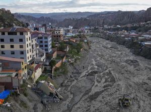 Puluhan Rumah di Bantaran Sungai Bolivia Runtuh Tergerus Longsor Puluhan Rumah di Bantaran Sungai Bolivia Runtuh Tergerus Longsor