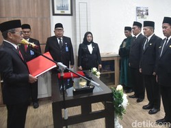 Tradisi Jumat Mutasi, Sekda Sumsel Lantik 4 Kepala Sekolah
