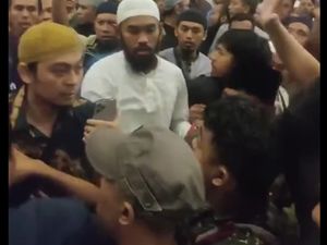 GP Ansor Lapor Polisi Seusai Ricuh Pembubaran Pengajian Ustaz Syafiq Riza GP Ansor Lapor Polisi Seusai Ricuh Pembubaran Pengajian Ustaz Syafiq Riza