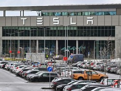 Terhadang Hutan, Tesla Tunda Ekspansi Pabrik EV di Jerman
